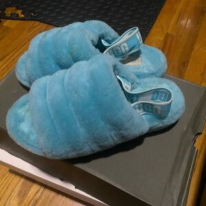 UGG slipper size 7